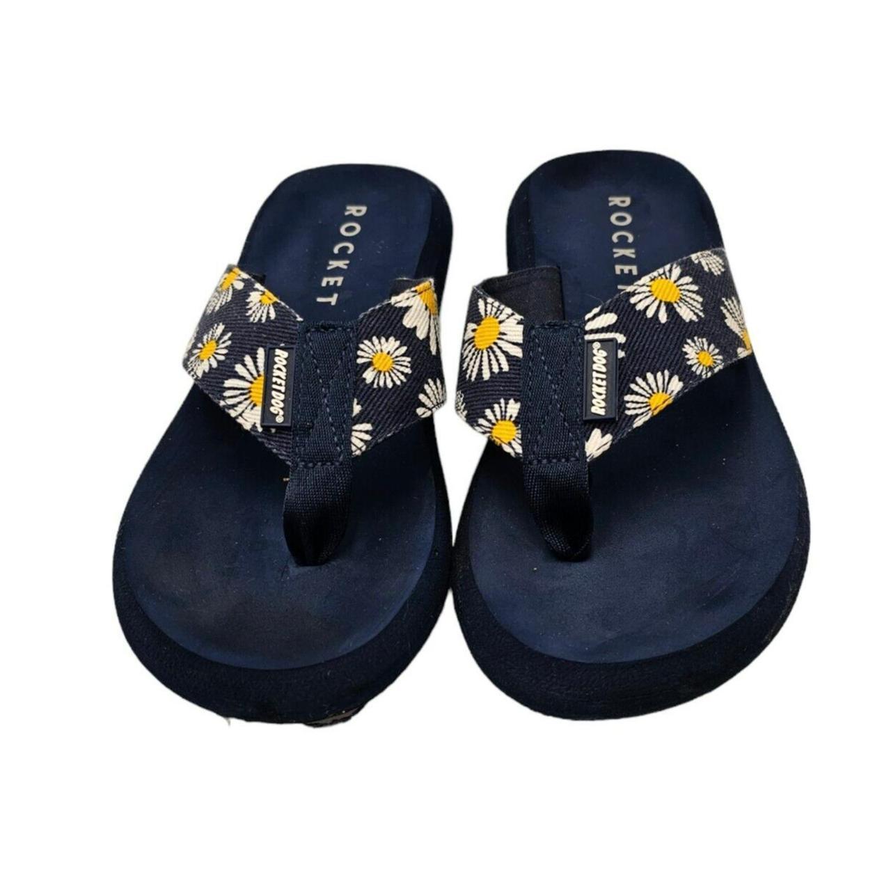 Rocket Dog Spotlight Daisy Flip Flops Womens Size. Depop