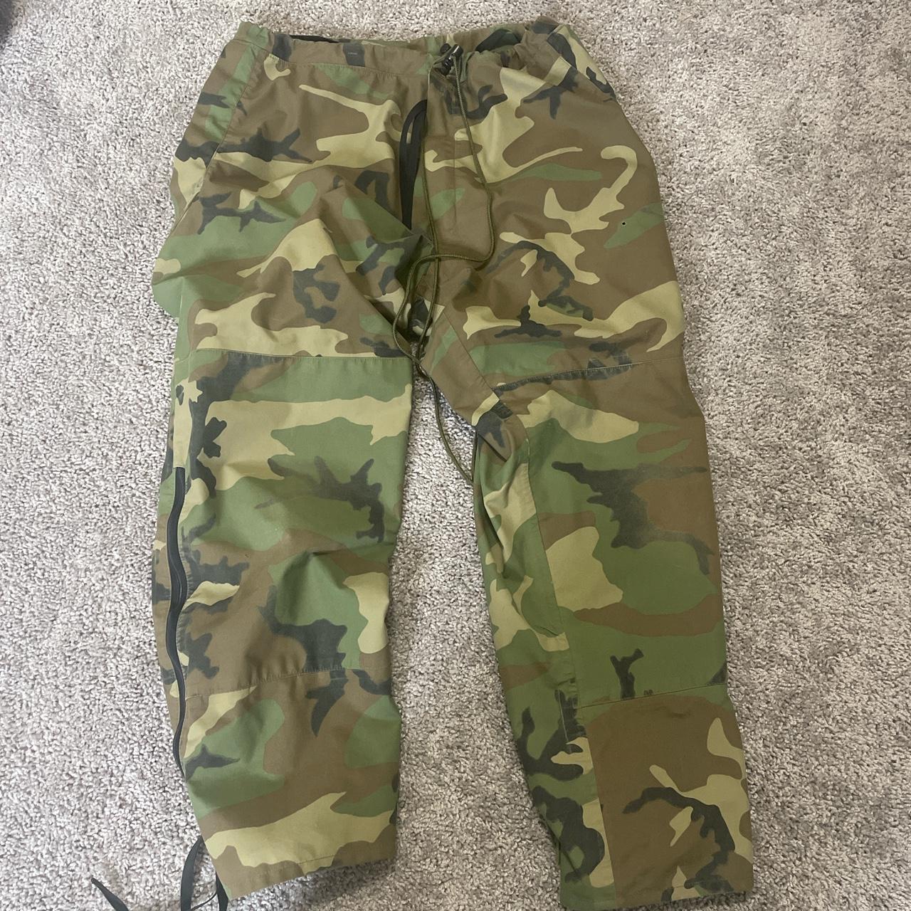 Camo cargo pants *SHELL* pointing out they are a... - Depop