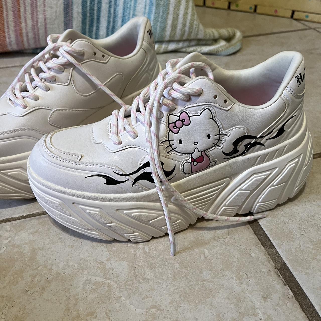 bershka hello kitty platforms