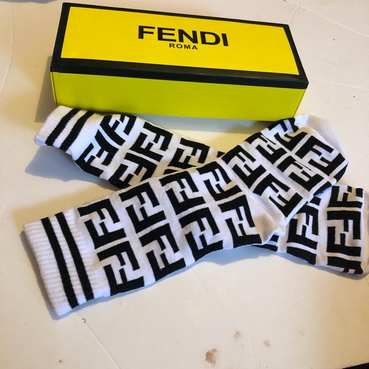 FENDI black and white socks with logo new perfect