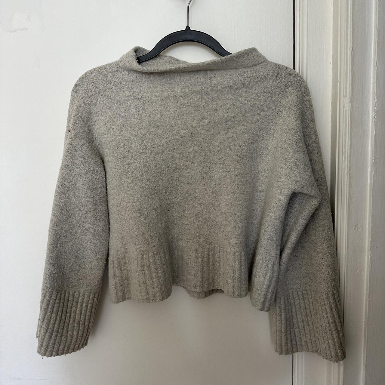 Club Monaco Women's Jumper | Depop