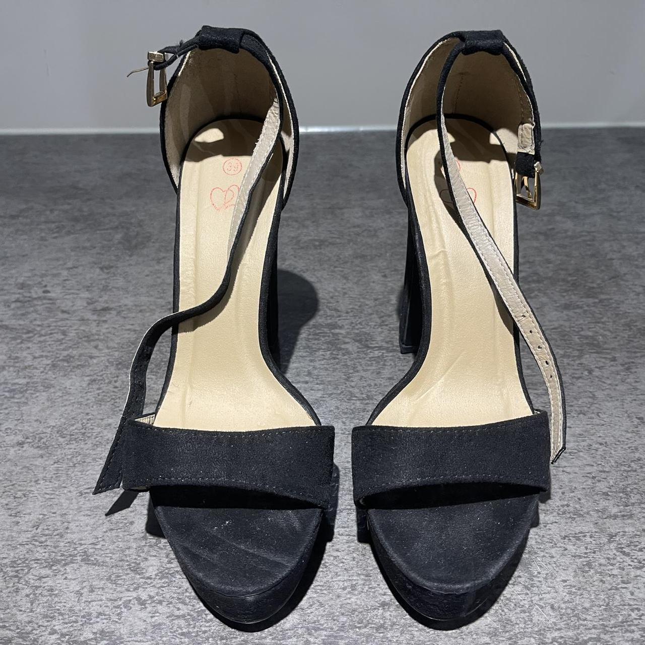 item listed by closetcollect1