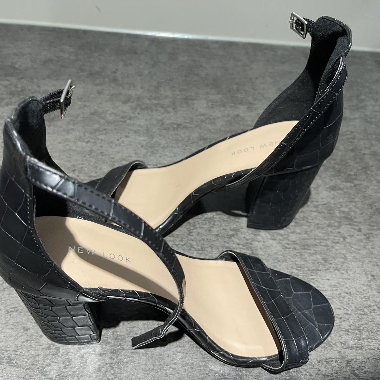 item listed by closetcollect1