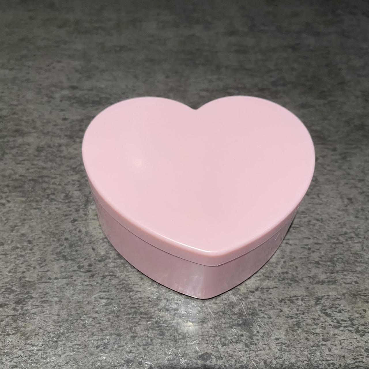 item listed by closetcollect1
