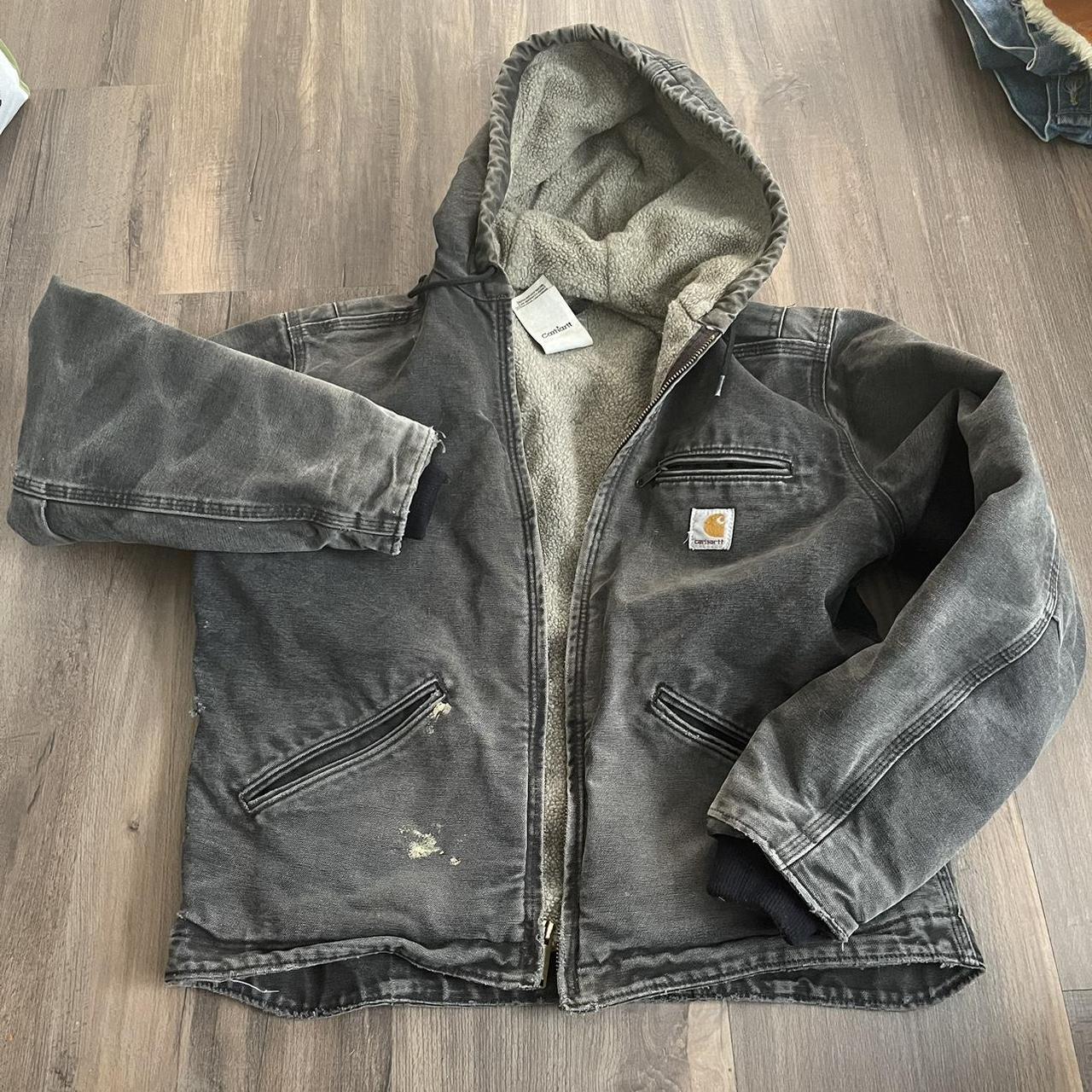 Women’s fleece lined carhartt coat Great... - Depop