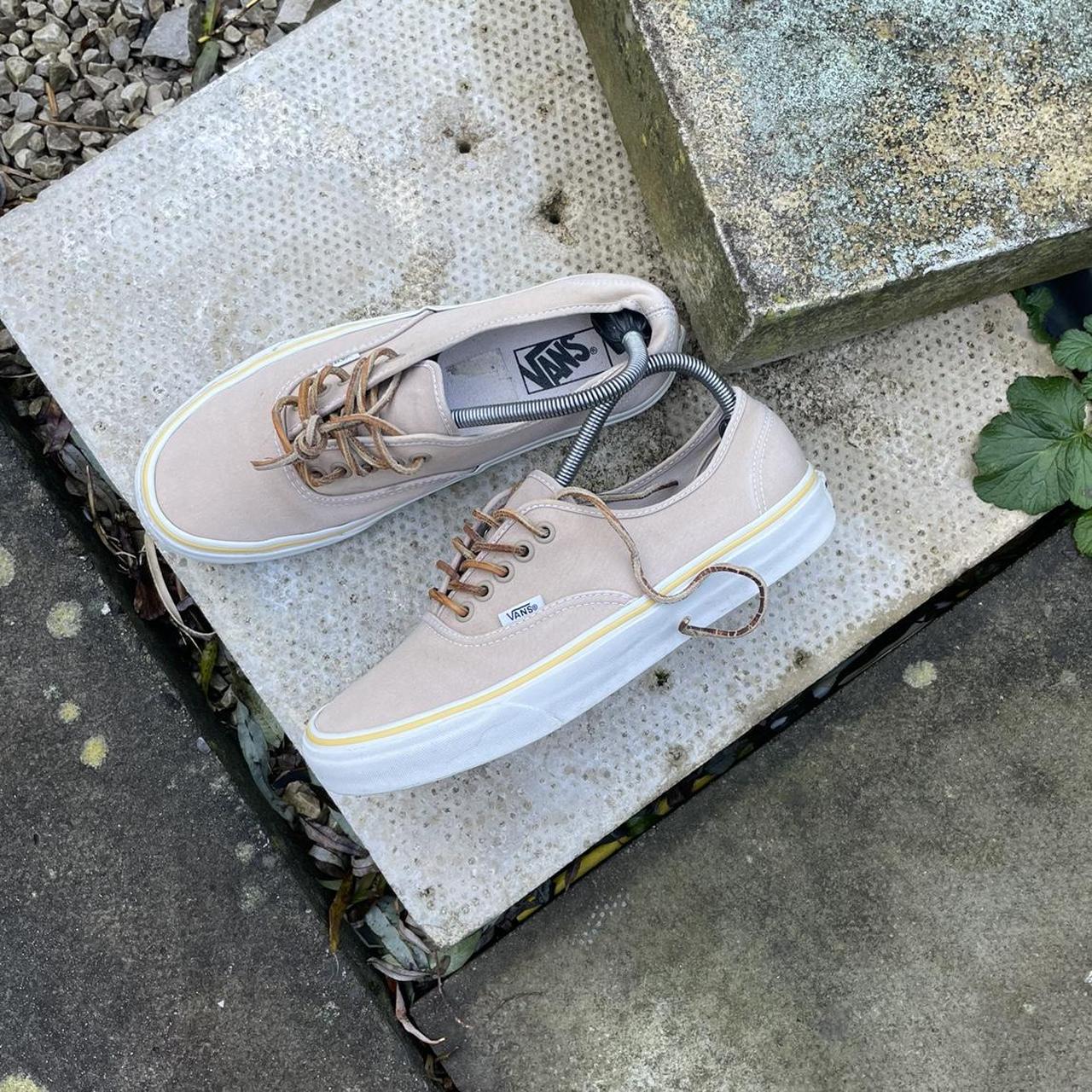 Tan vans with brown leather laces online