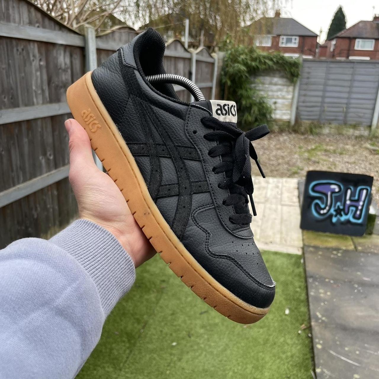 Asics black clearance gum sole