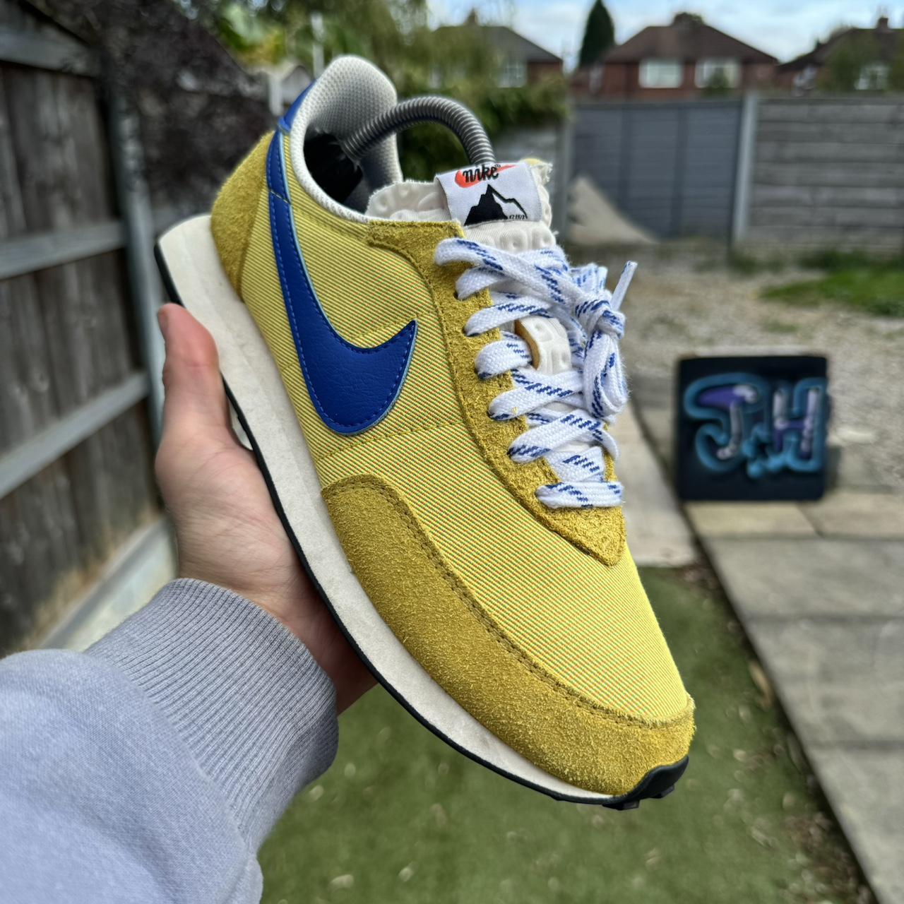 Nike shingles Yellow Waffle