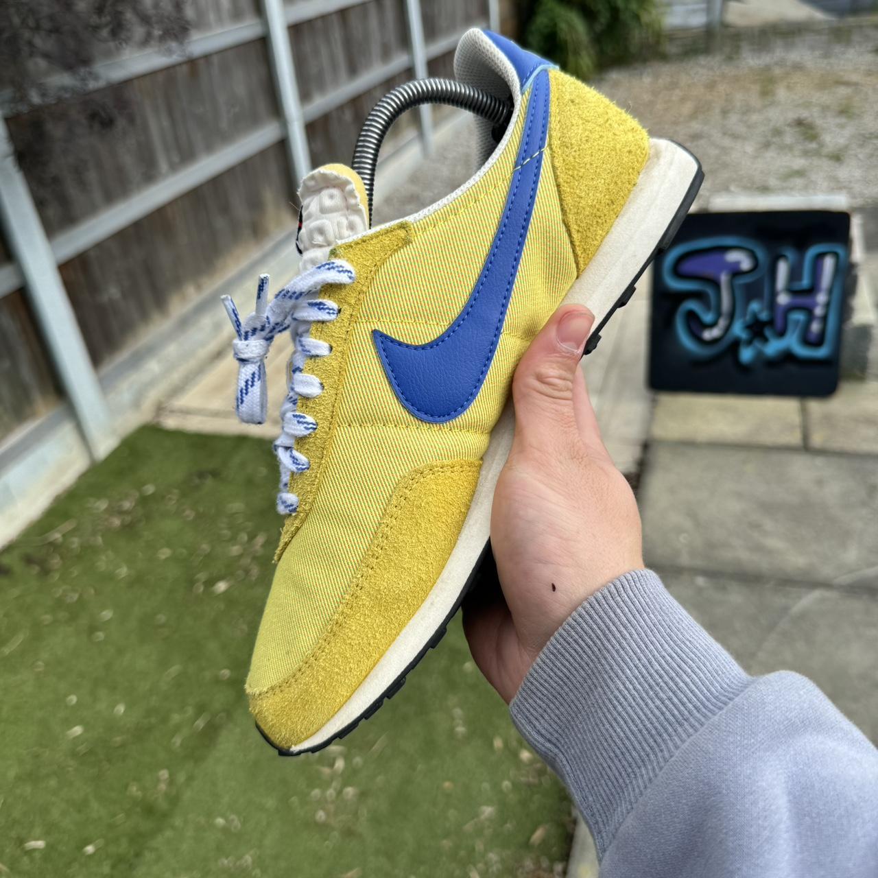 Nike waffle Yellow Blue UK 7 Great Condition