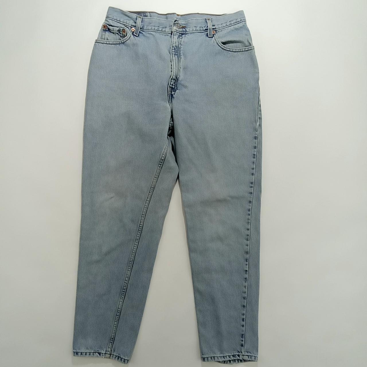 Vintage Levi's 550 Women's Relaxed Tapered Jeans... - Depop