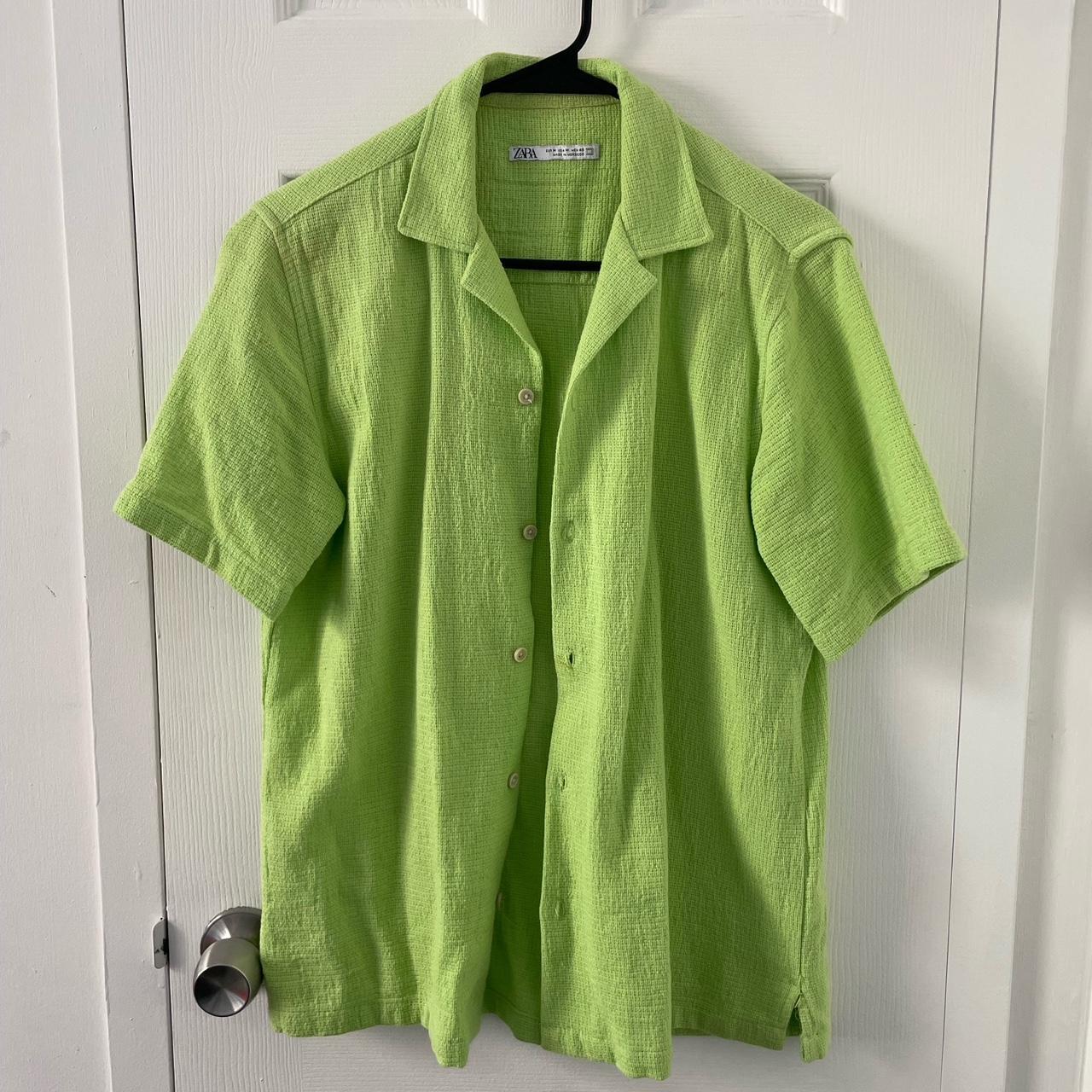 Men s Green Summer Knit Shirt Medium fits like a Depop