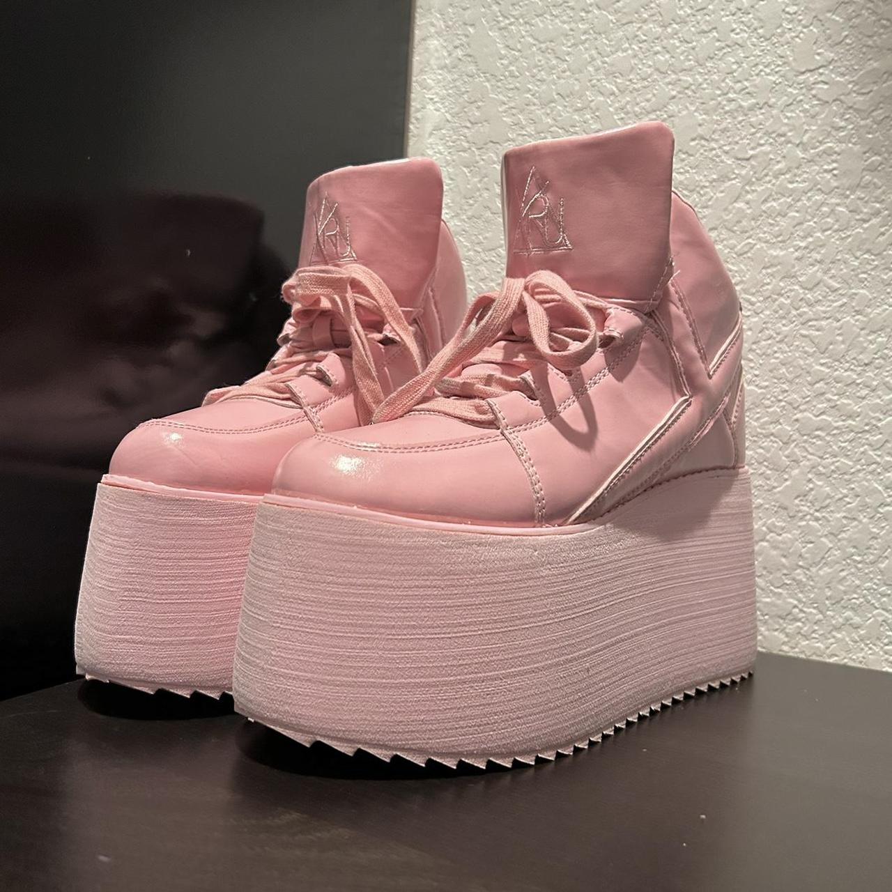 yru white platforms