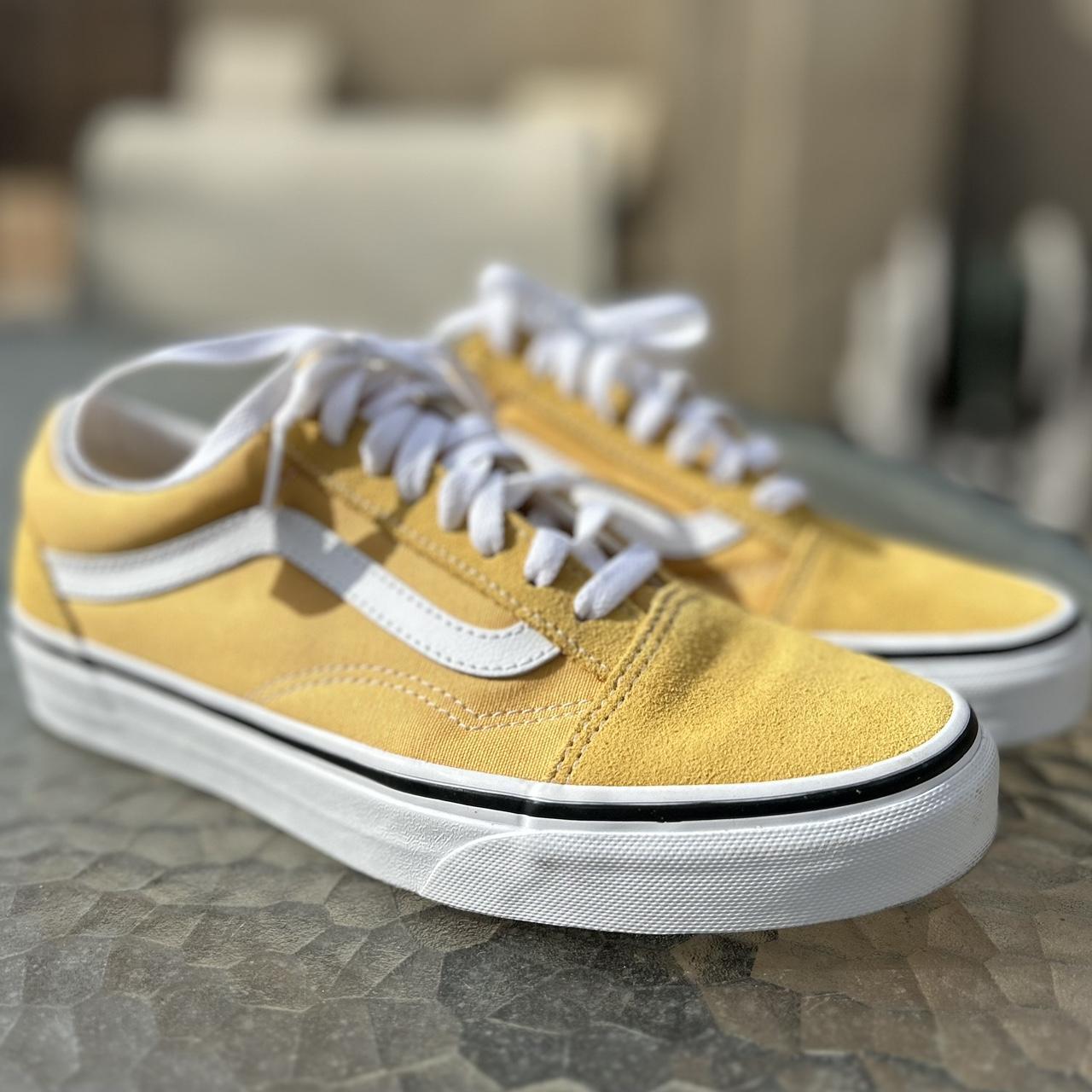 Vans classic on sale womens gold