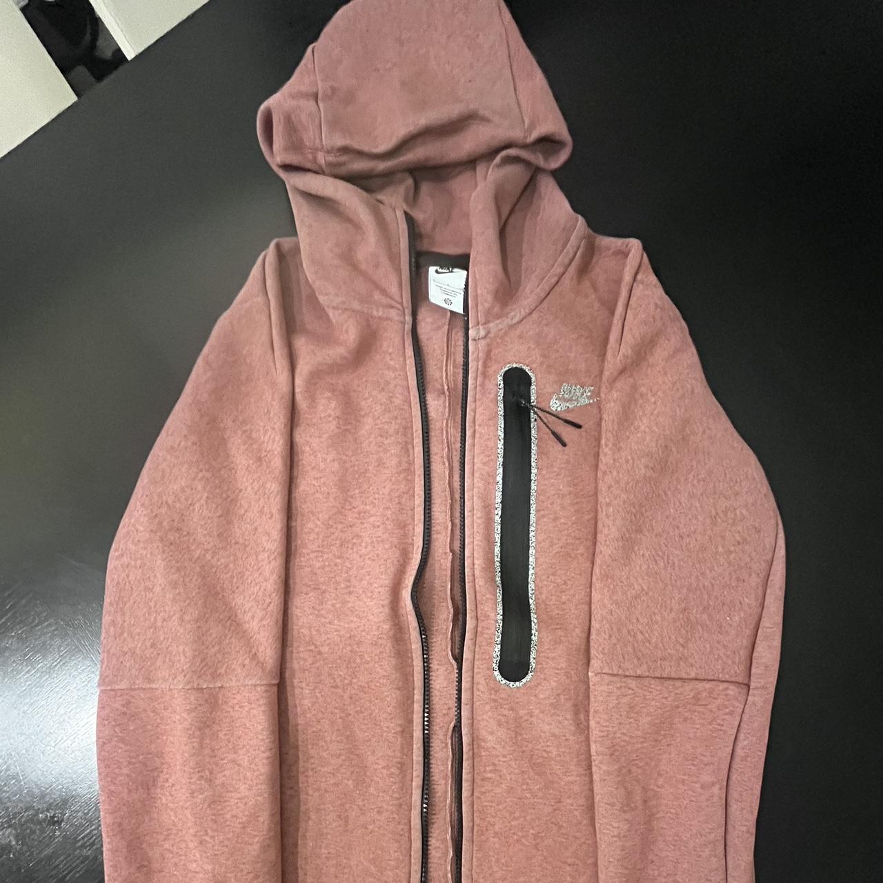 item listed by robinhoodofswag_