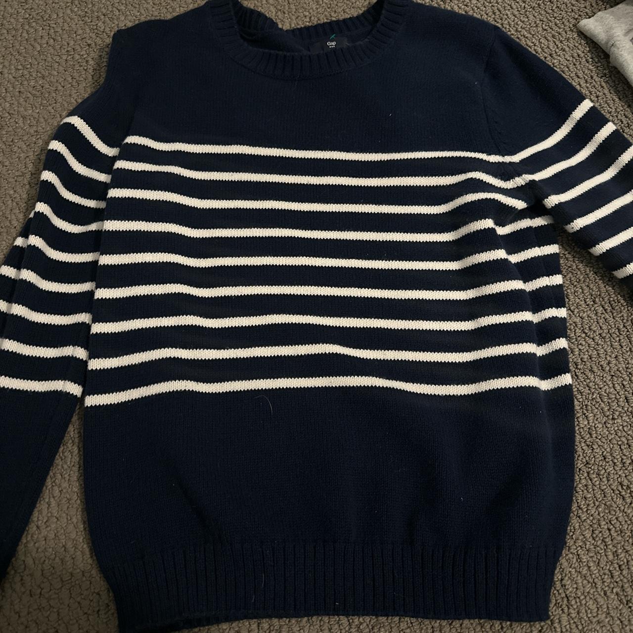 Gap Women's Navy and White Jumper | Depop