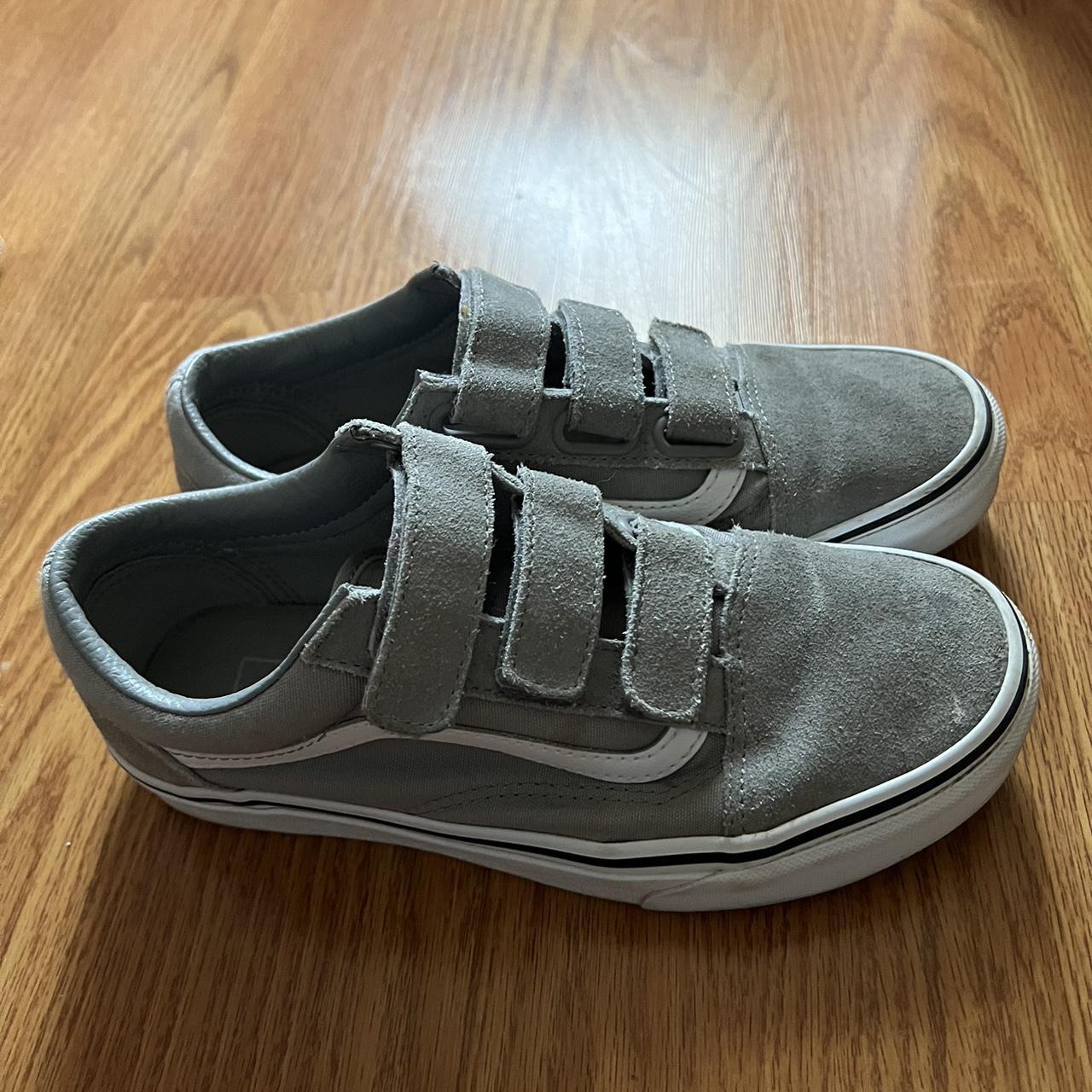 Vans off the wall shoes Size 7 in women’s Velcro vans - Depop