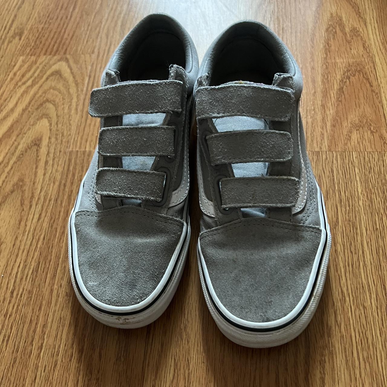 Vans off the wall shoes Size 7 in women’s Velcro vans - Depop