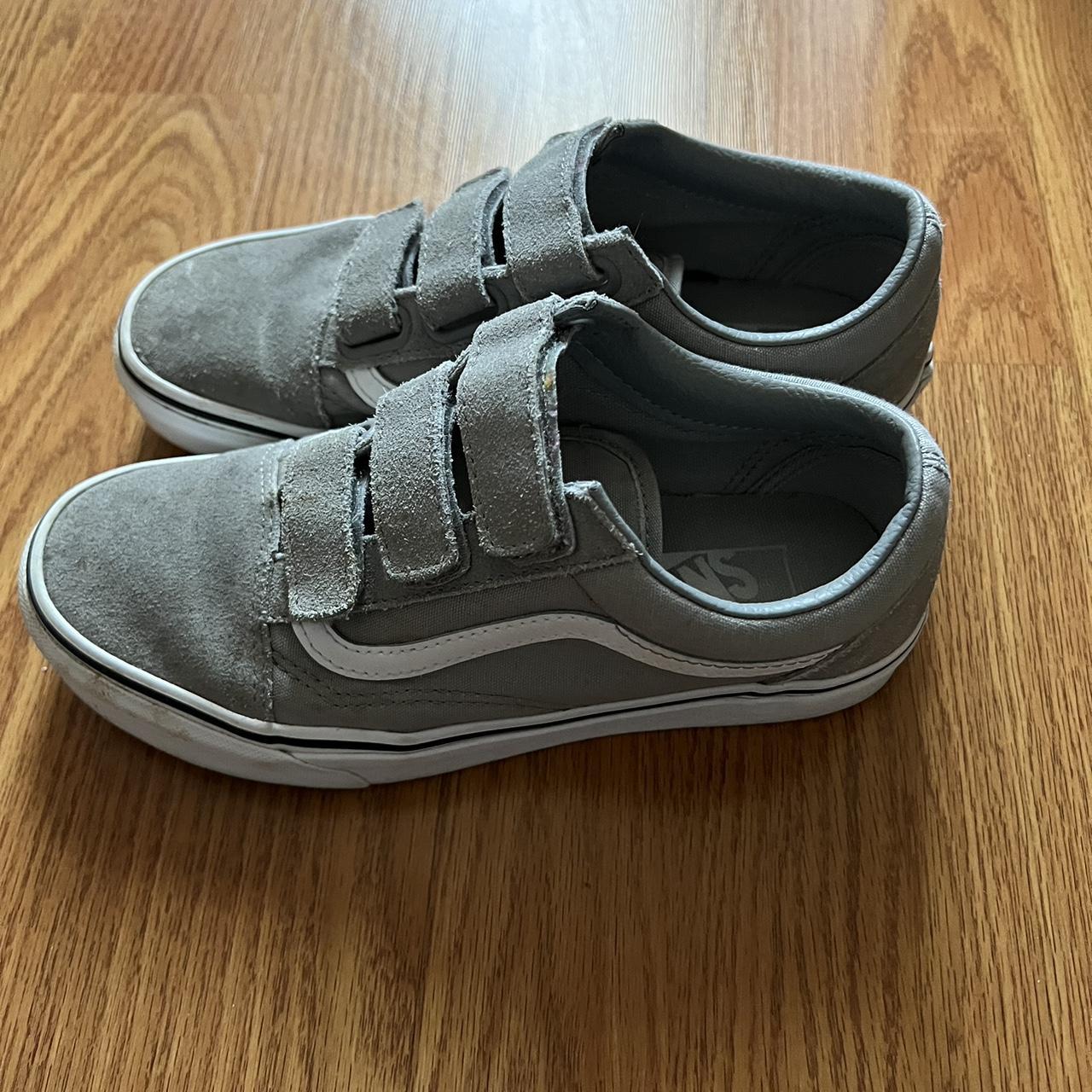 Vans off the wall shoes Size 7 in women’s Velcro vans - Depop