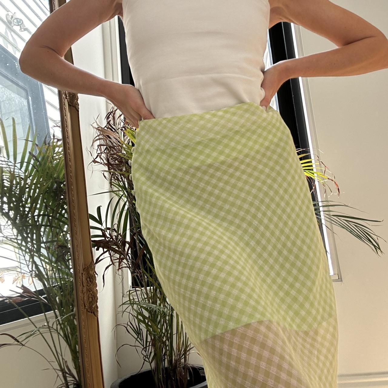 Green skirt outlet glassons