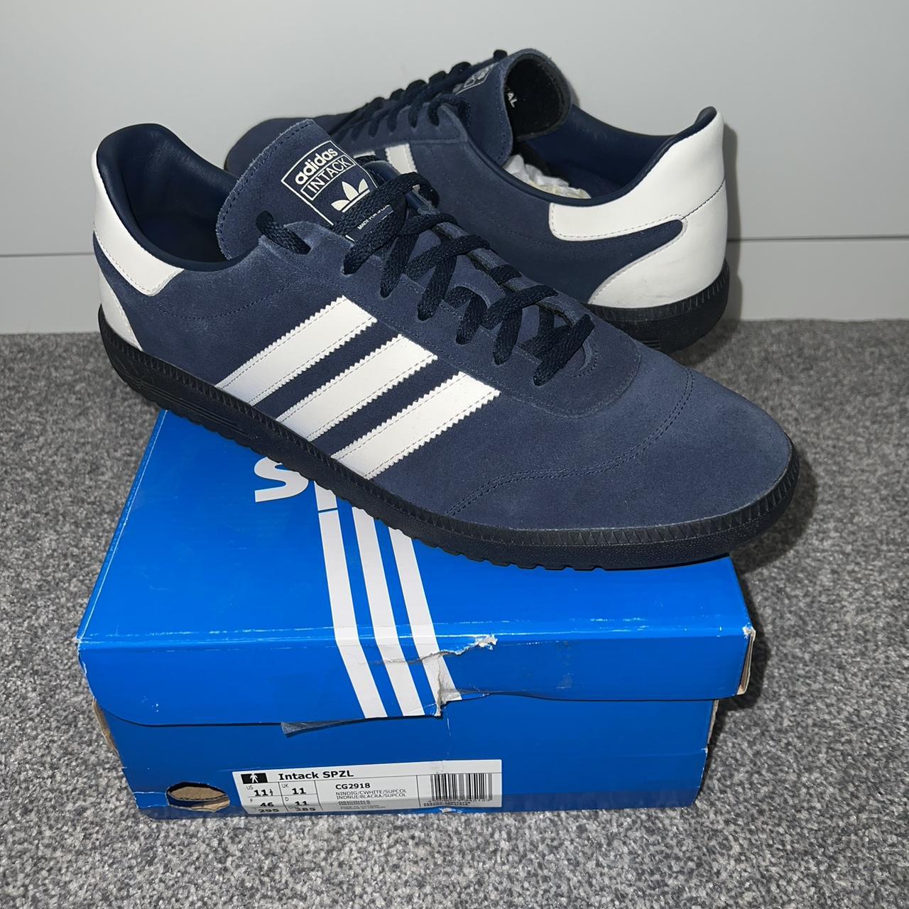 Adidas Originals Men's Navy and White Trainers | Depop