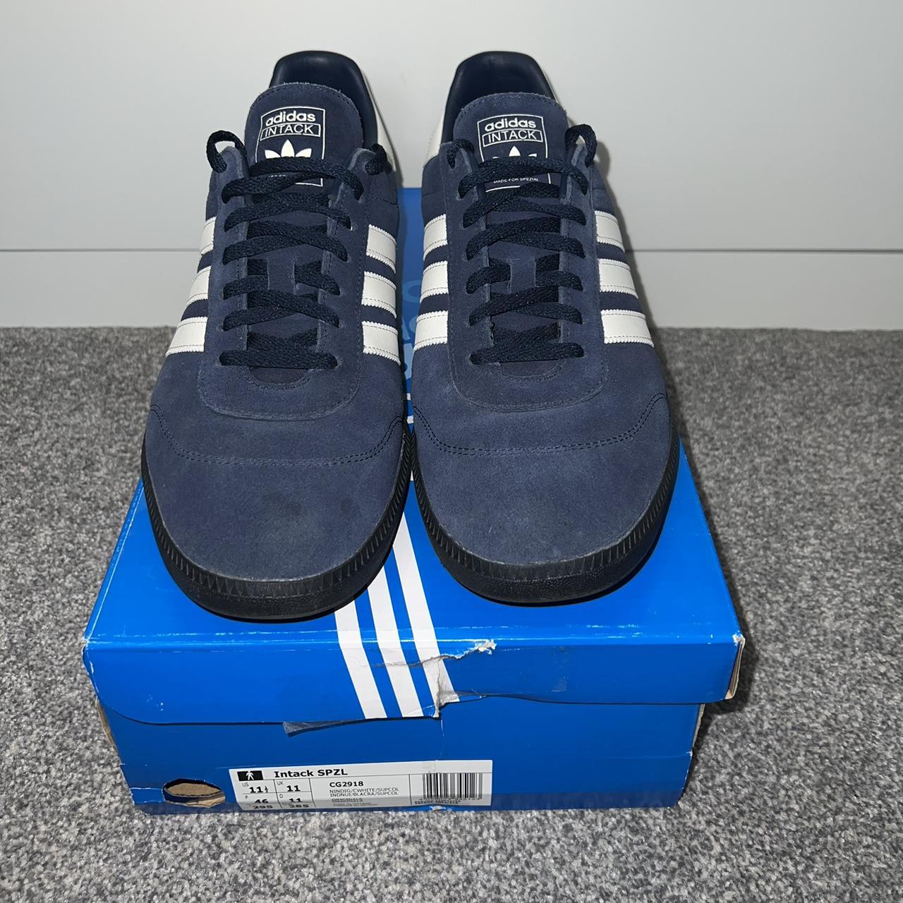 Adidas Originals Men's Navy and White Trainers | Depop