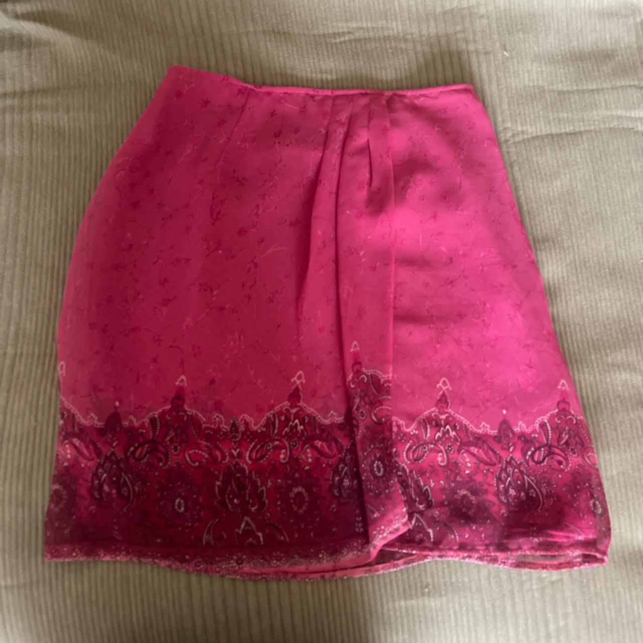 Cute vintage Worthington midi skirt The sizing is... - Depop