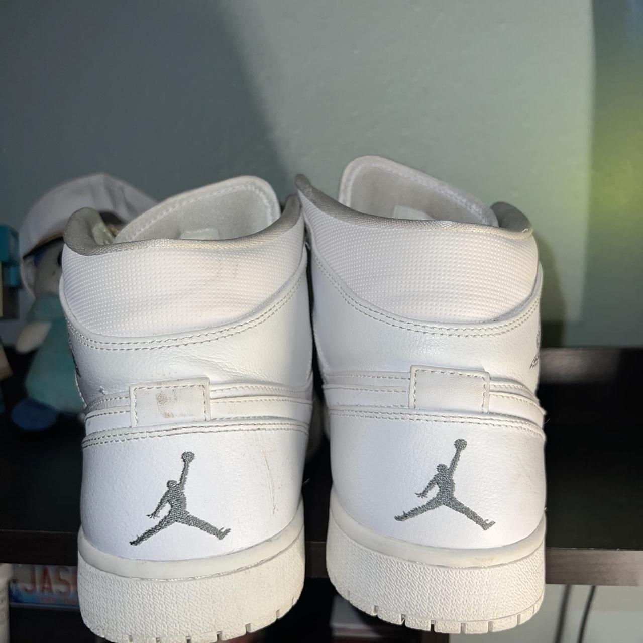 jordans shoes grey and white