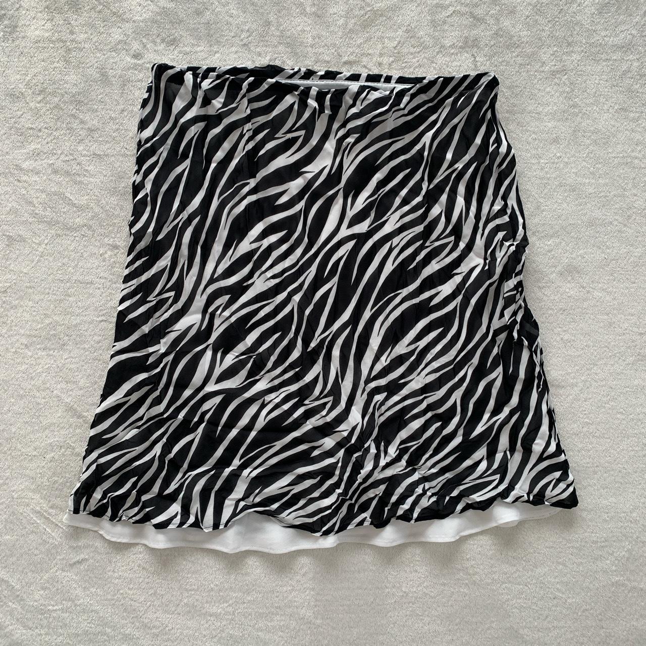 Women's White and Black Skirt | Depop