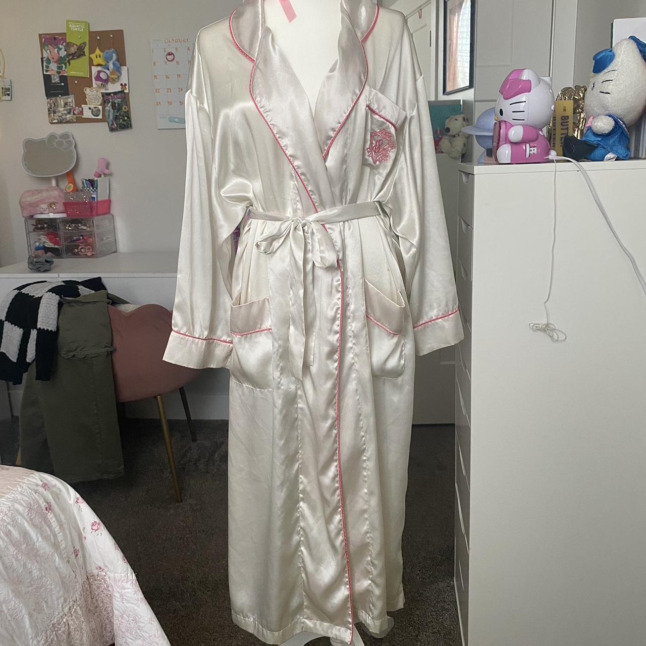 Vintage 90s satin Victoria’s Secret bathrobe ★ Has... Depop