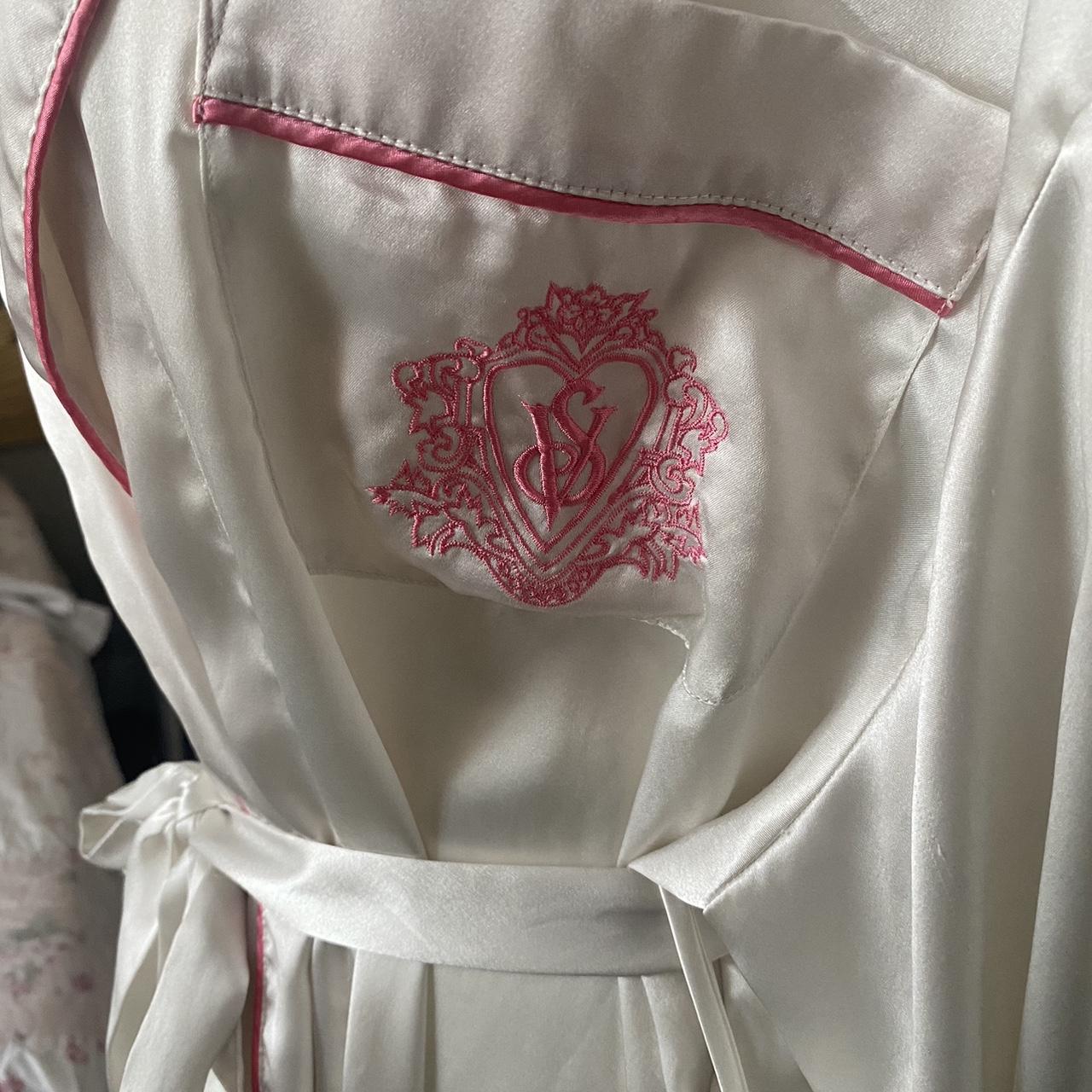 Vintage 90s satin Victoria’s Secret bathrobe ★ Has... Depop
