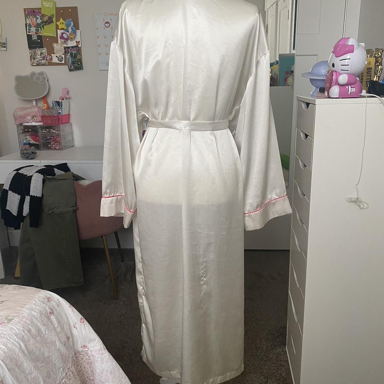 Vintage 90s satin Victoria’s Secret bathrobe ★ Has... Depop