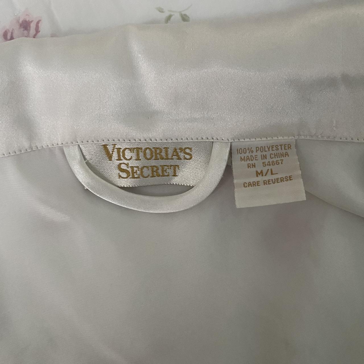 Vintage 90s satin Victoria’s Secret bathrobe ★ Has... Depop
