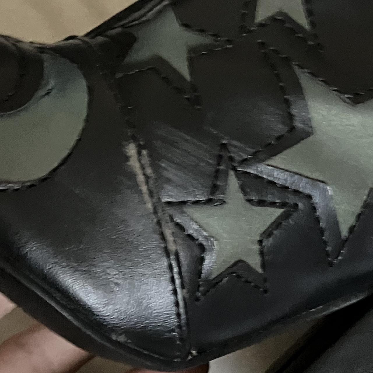 yru holographic boots