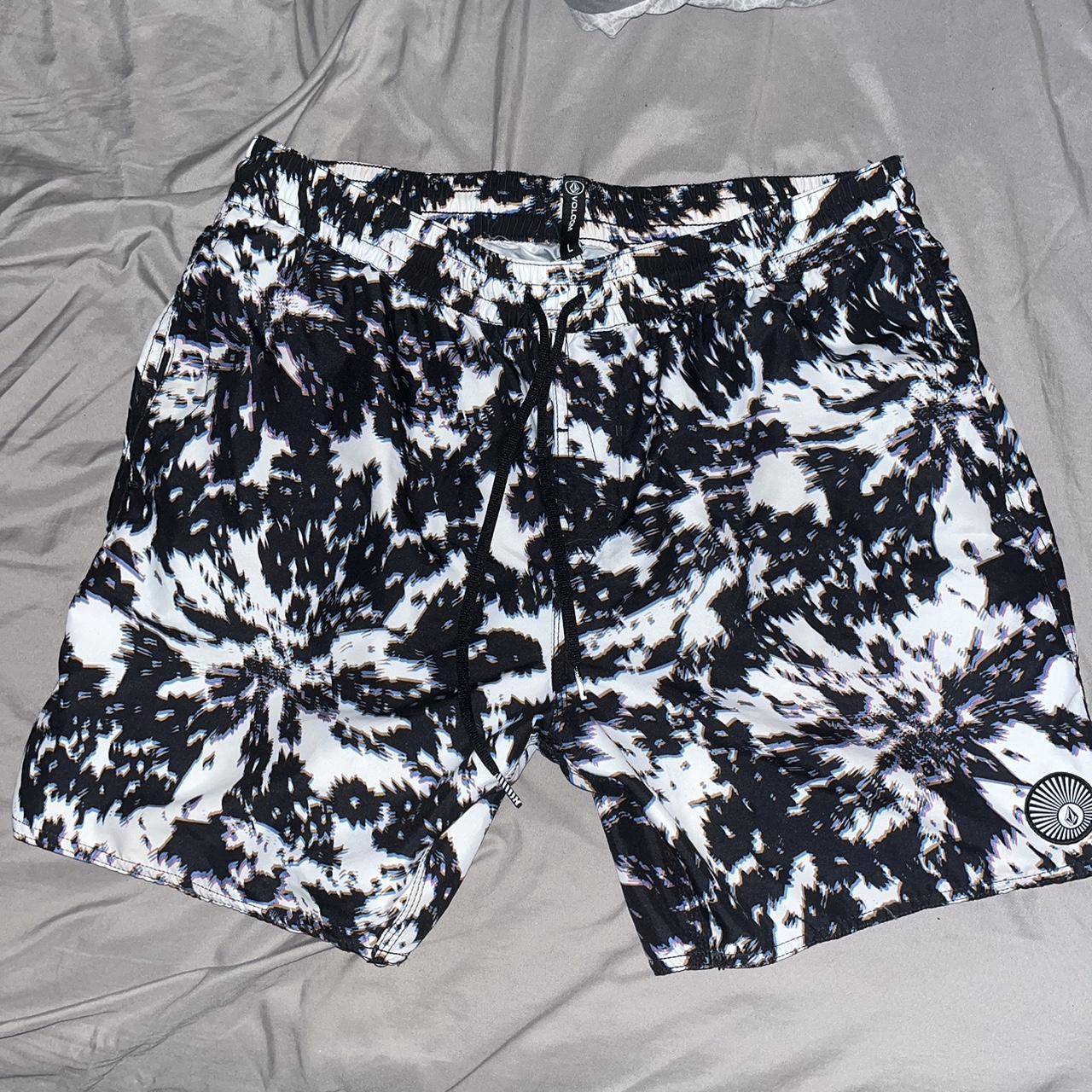 Volcom board shorts, only wore them once. The shorts... - Depop