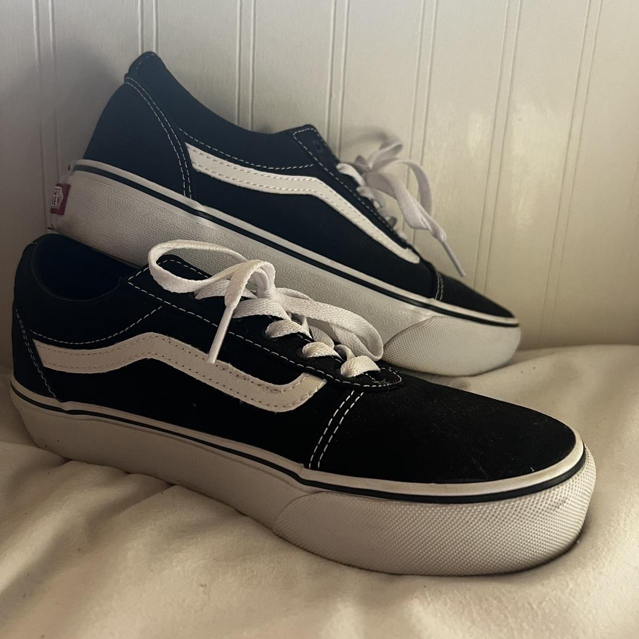 Womens old skool hot sale vans size 6