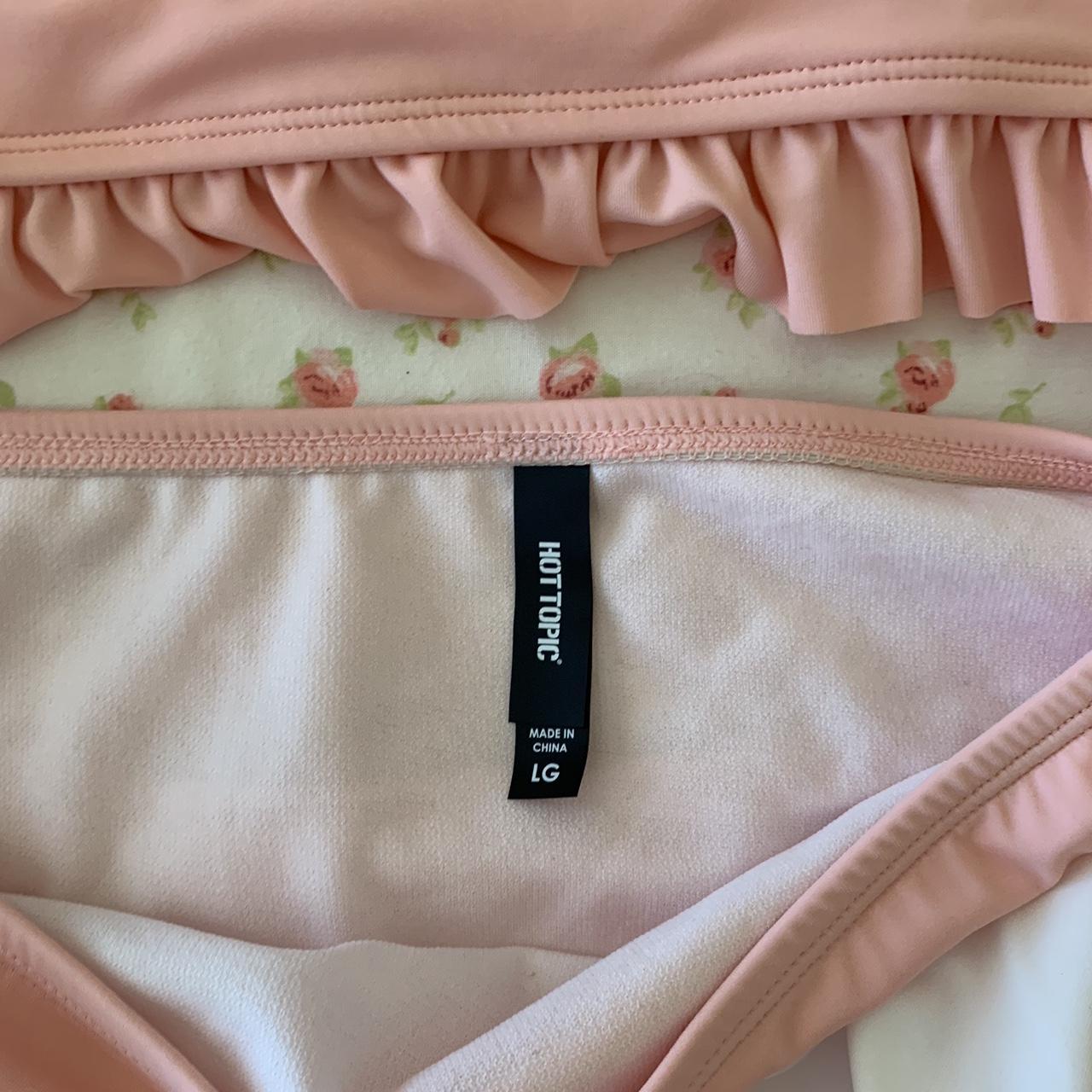 Hot Topic Women's Pink and White Bikini-and-tankini-bottoms | Depop