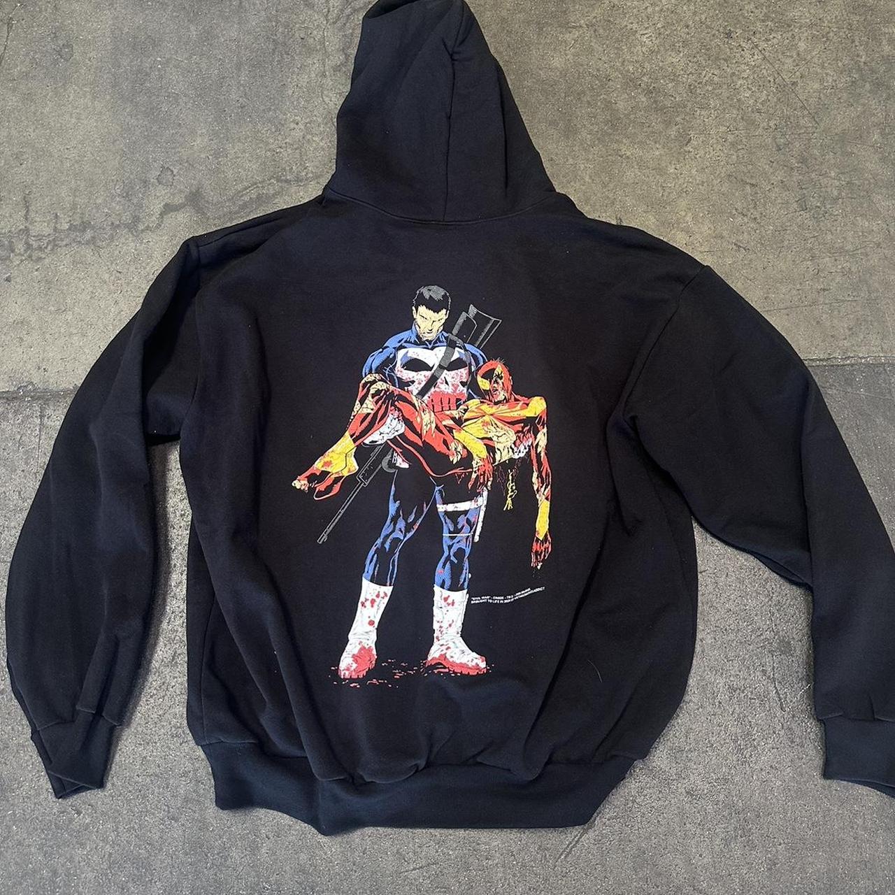 La apparel hoodie no size tag I think it’s xl, could... Depop