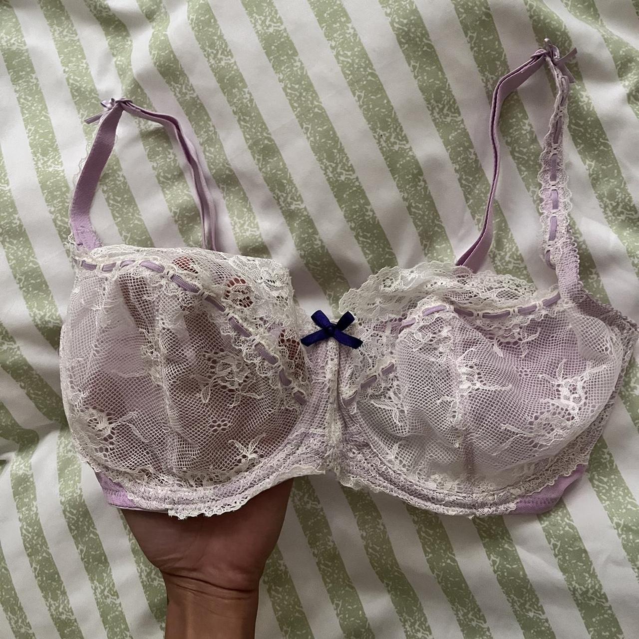 Cute Lace Vintage Bra. Size 34E. In great condition.... - Depop