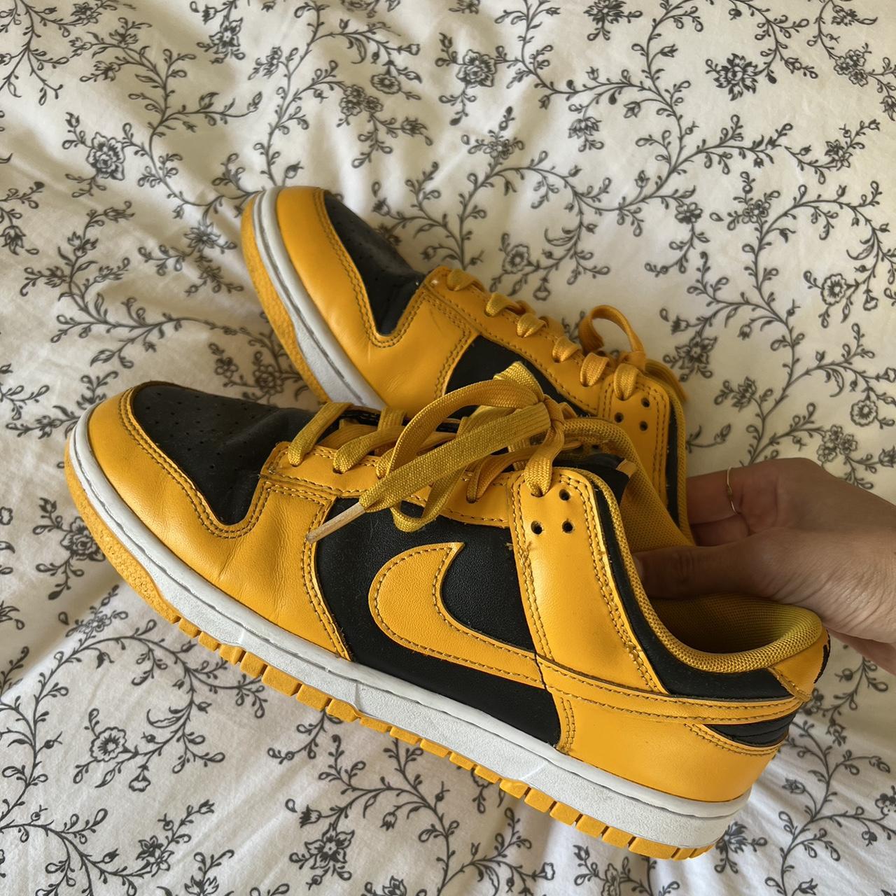 womens yellow nike trainers