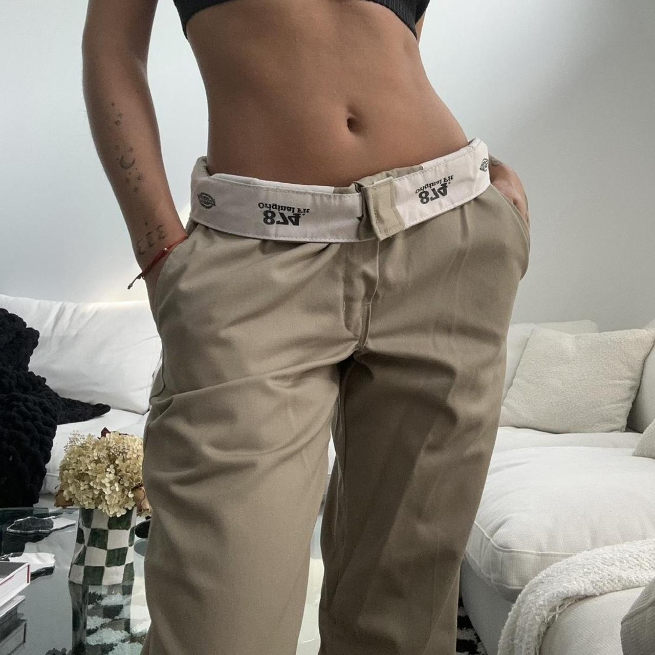 Dickies 874 pants 🍷 size 28 💋 I am 5'2 26W 🍒 Depop