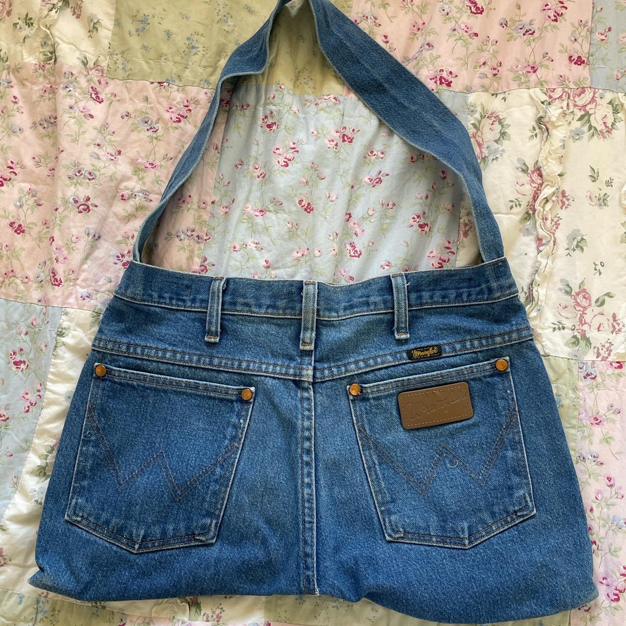 I made this denim shoulder bag from upcycled jeans. What do you think? :  r/upcycling