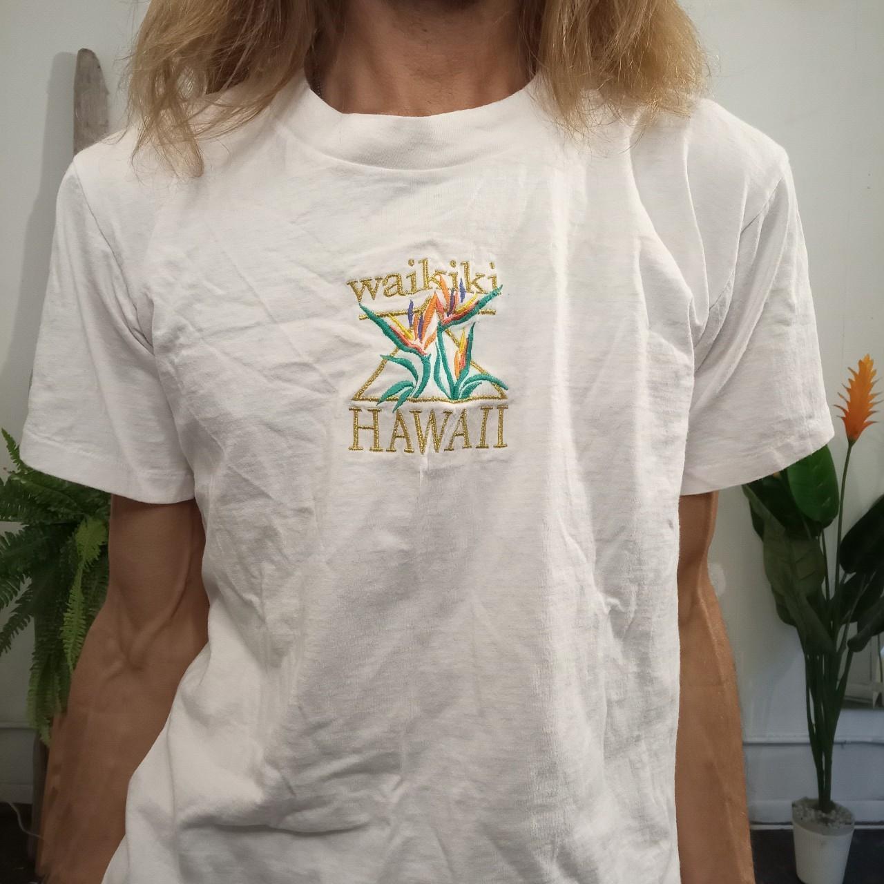 Vintage Waikiki t-shirt, great embroidery....