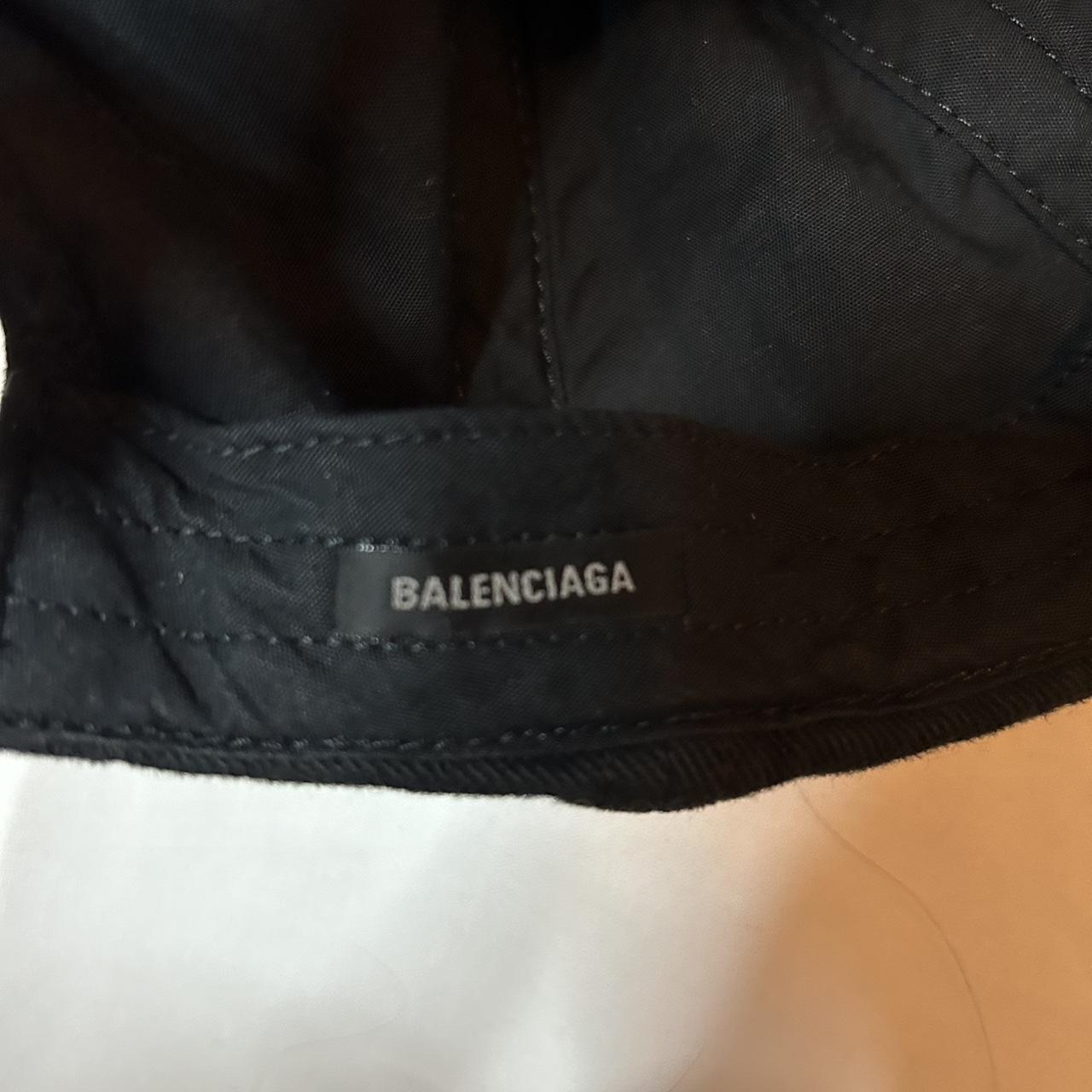 BALENCIAGA “BE DIFFERENT” APPLE LOGO HAT Reminicent | Depop BALENCIAGA “BE DIFFERENT” APPLE LOGO HAT Reminicent | Depop
