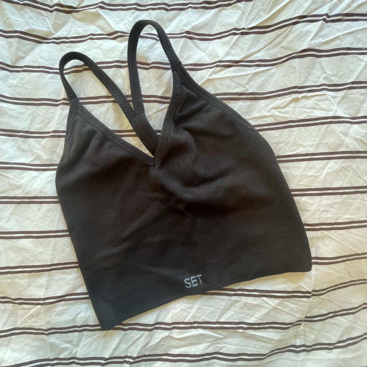 set active sculptflex ribbed v tank / bra in a - Depop