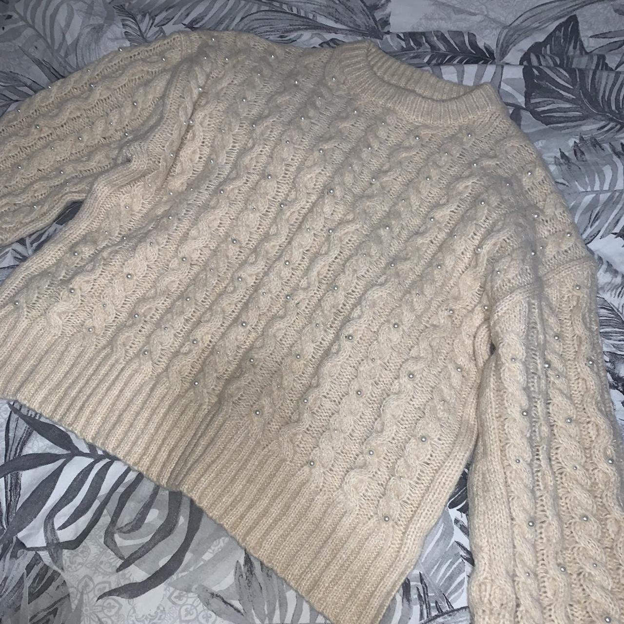 PrettyLittleThing Women's Jumper | Depop