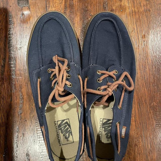 Vans chauffeur store boat shoes