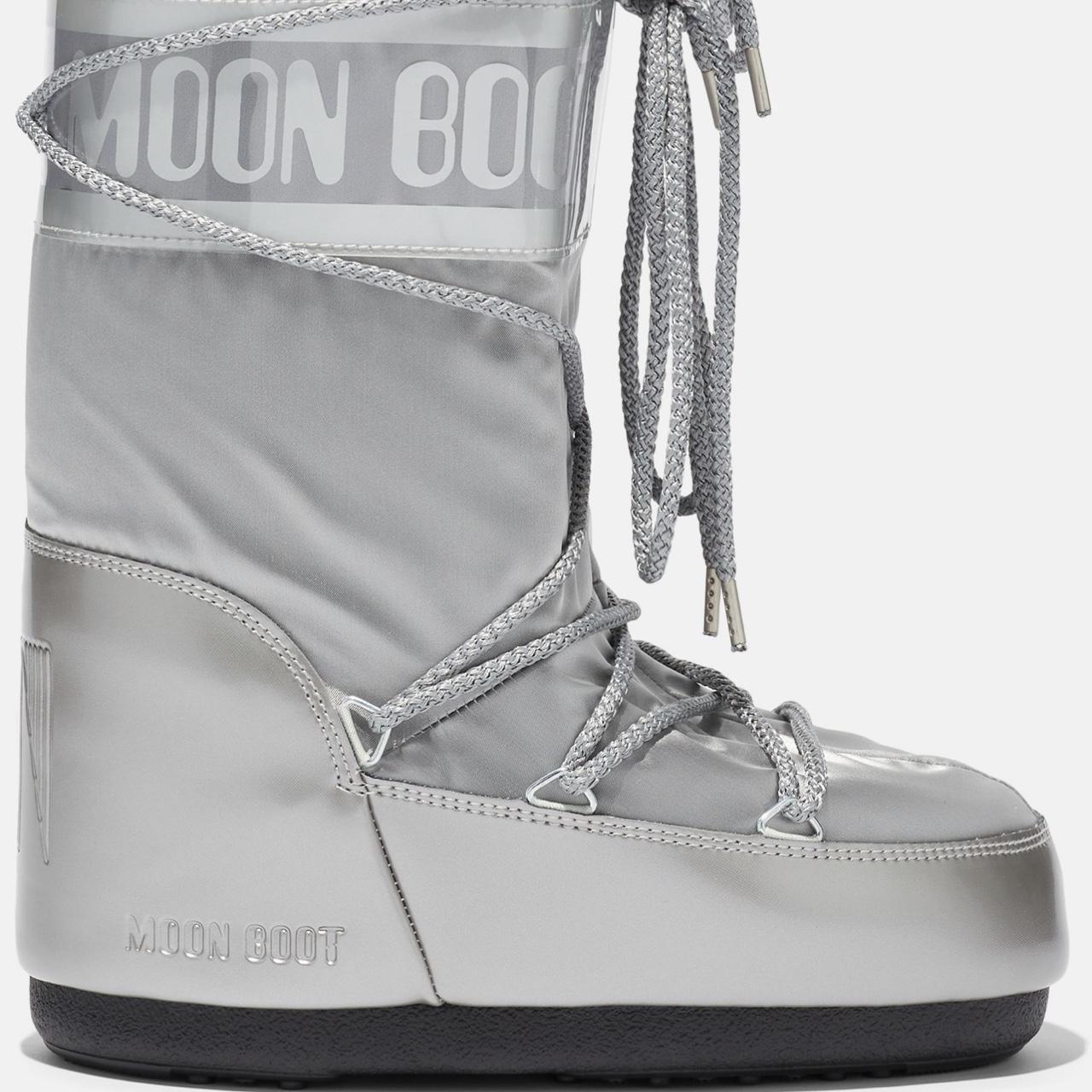 Supreme hot sale moon boot