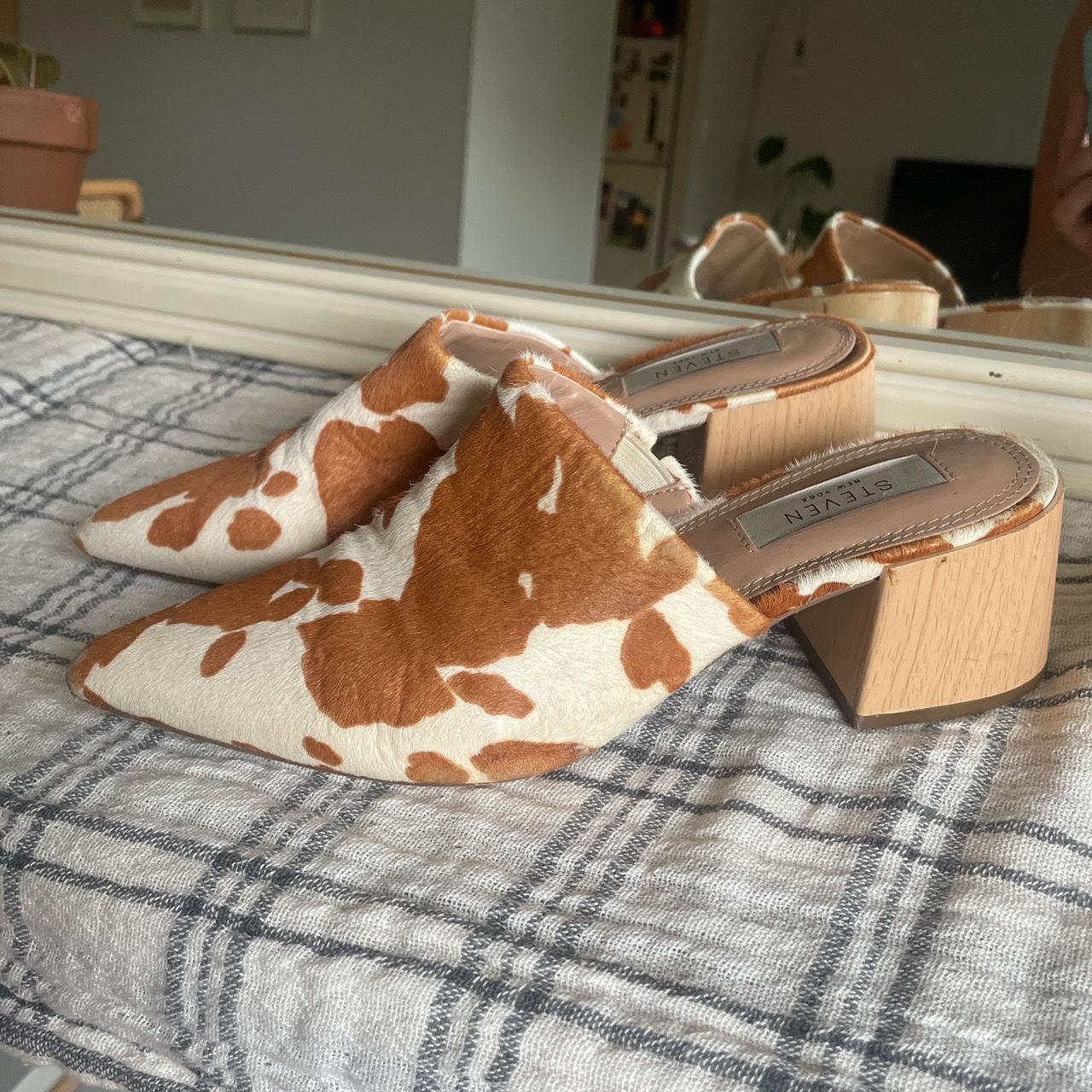 Steve Madden cow hide mules. So comfy and durable. Depop