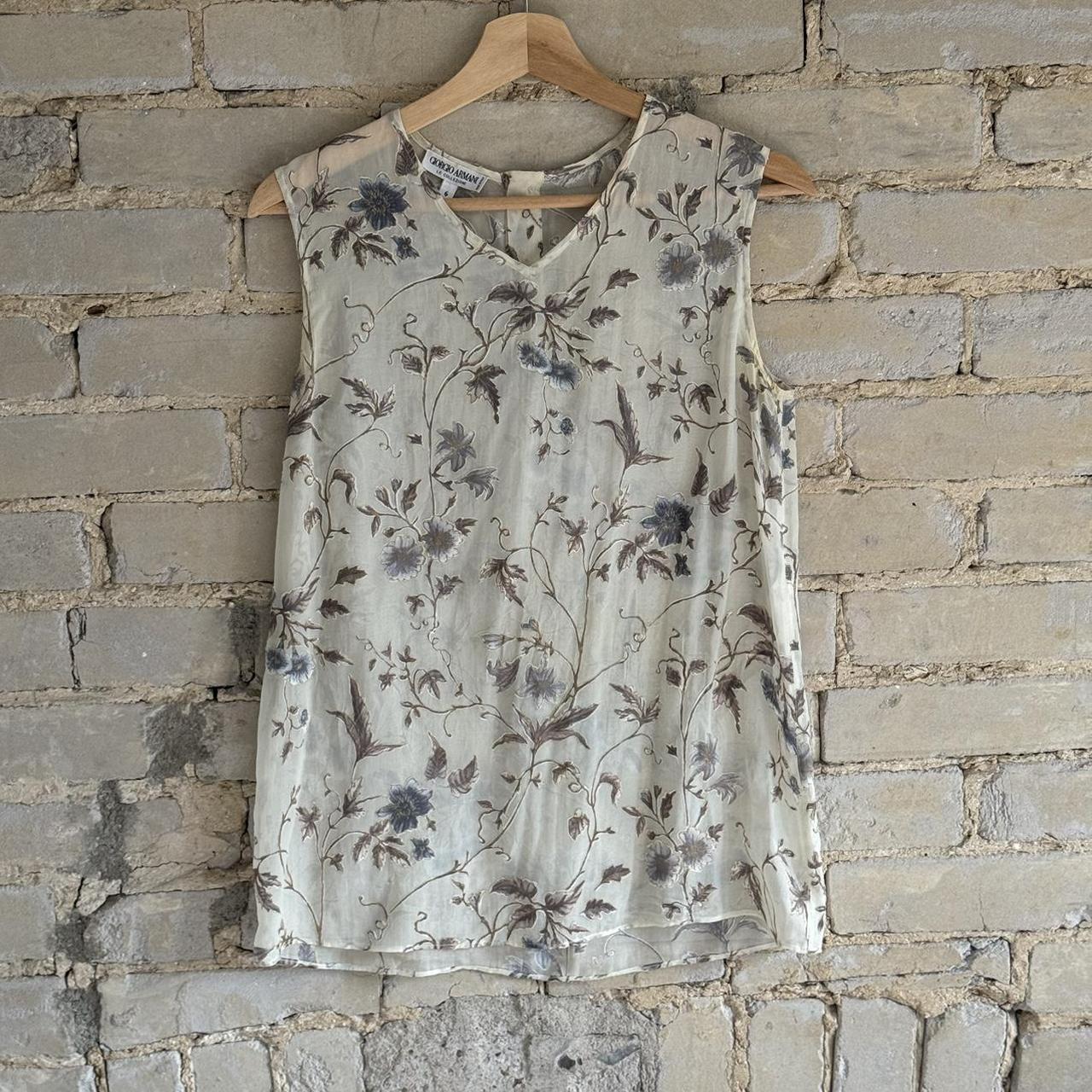 Giorgio Armani Floral Sleeveless hot Top