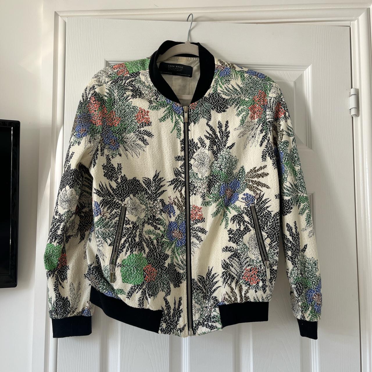 Zara Women's White and Green Jacket | Depop